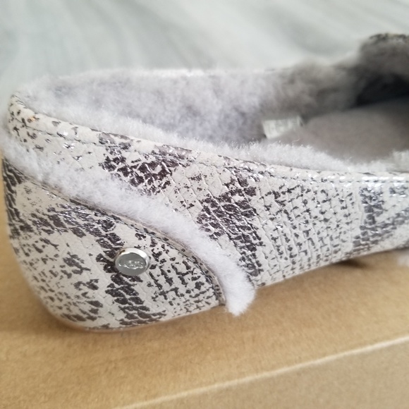UGG Hayley Metallic Snake Sleepers. - Picture 5 of 7